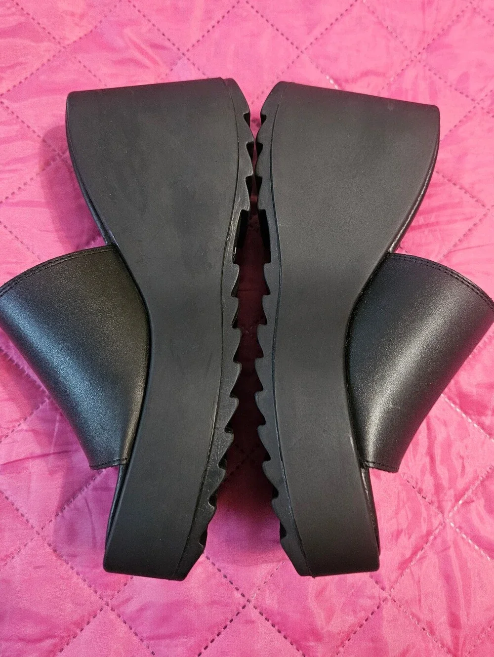 Steve Madden Chunky Black Slides